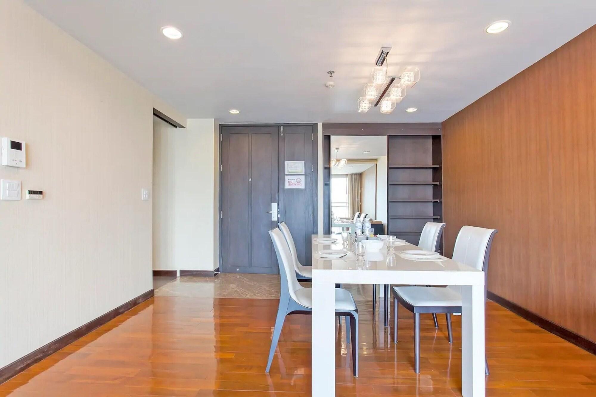 Double Trees Residence Bangkok Bagian luar foto