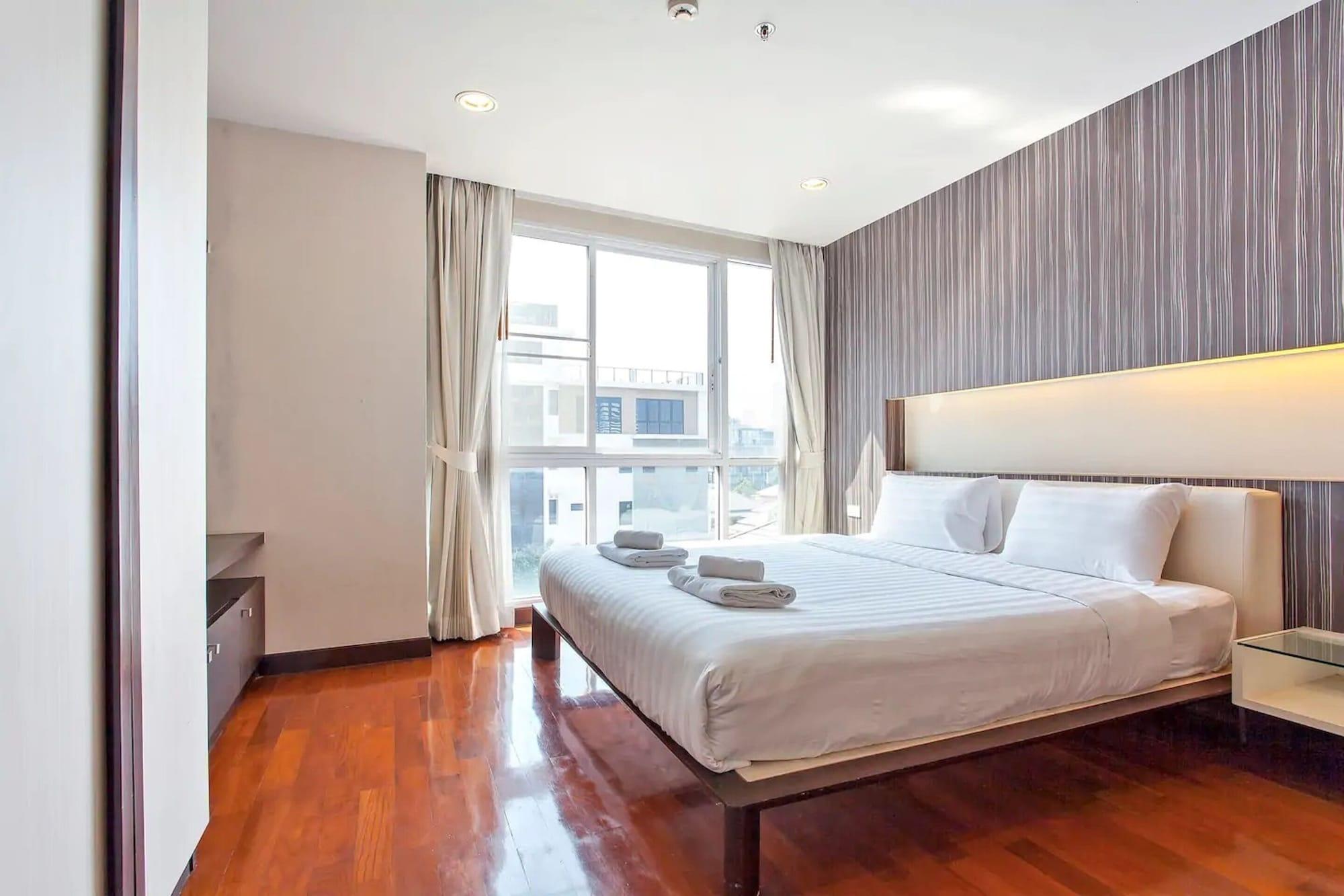 Double Trees Residence Bangkok Bagian luar foto