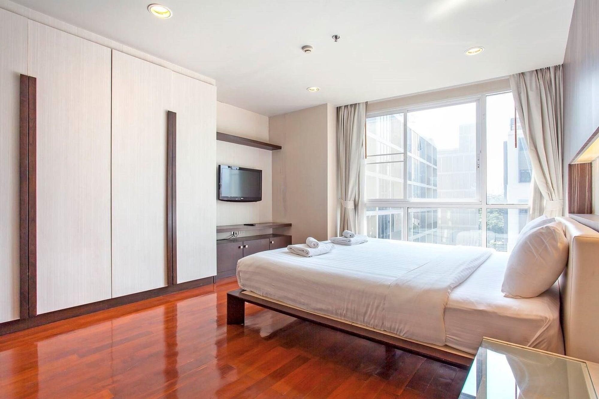 Double Trees Residence Bangkok Bagian luar foto