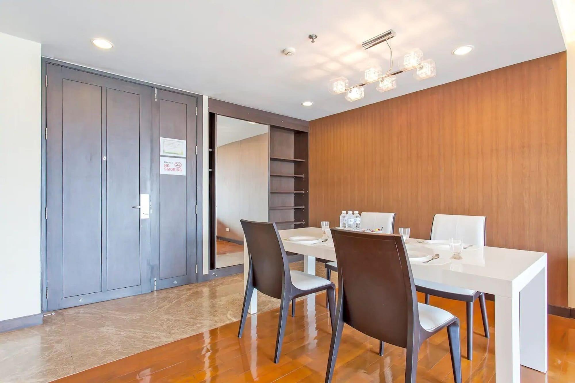 Double Trees Residence Bangkok Bagian luar foto