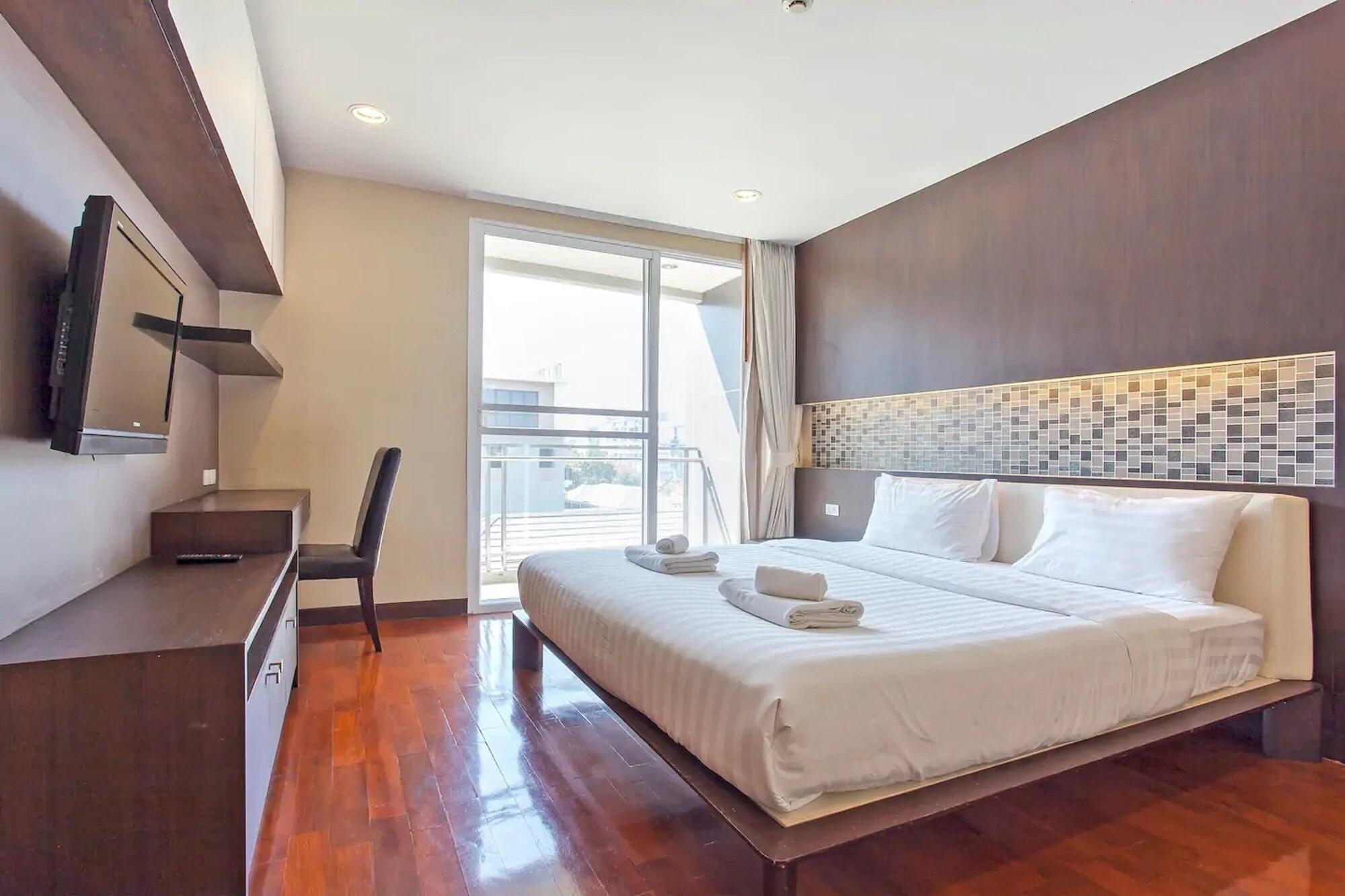 Double Trees Residence Bangkok Bagian luar foto