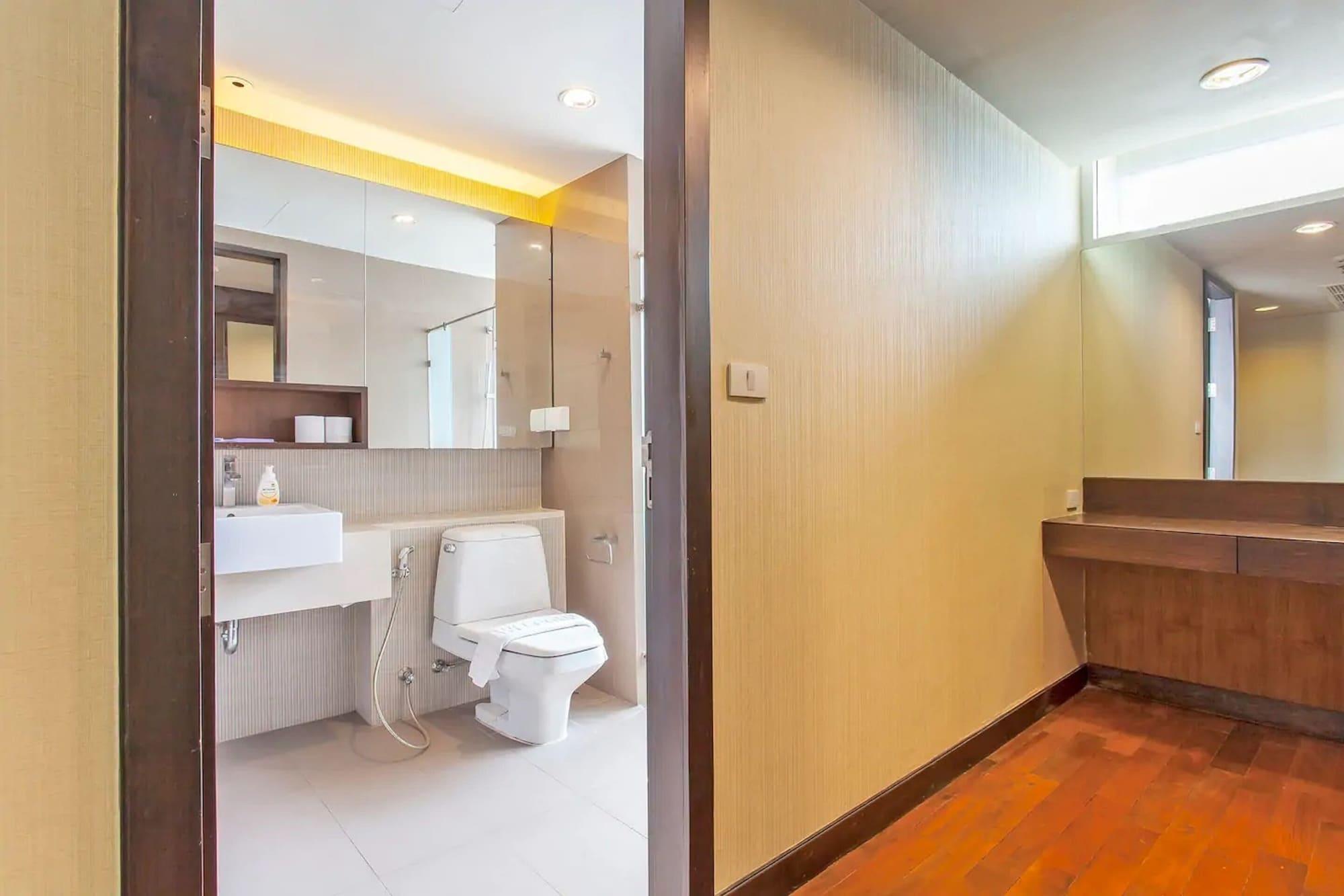 Double Trees Residence Bangkok Bagian luar foto