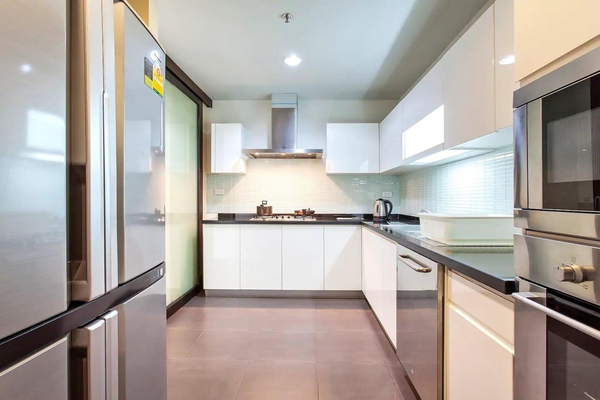 Double Trees Residence Bangkok Bagian luar foto