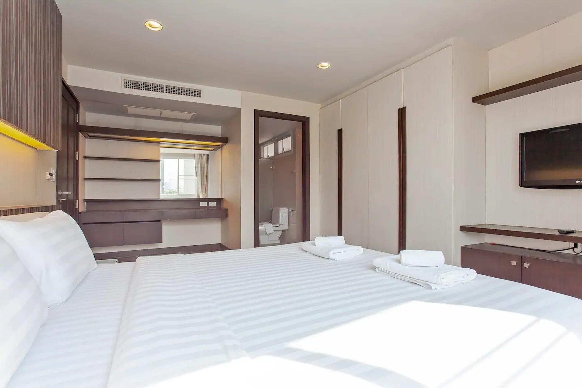 Double Trees Residence Bangkok Bagian luar foto