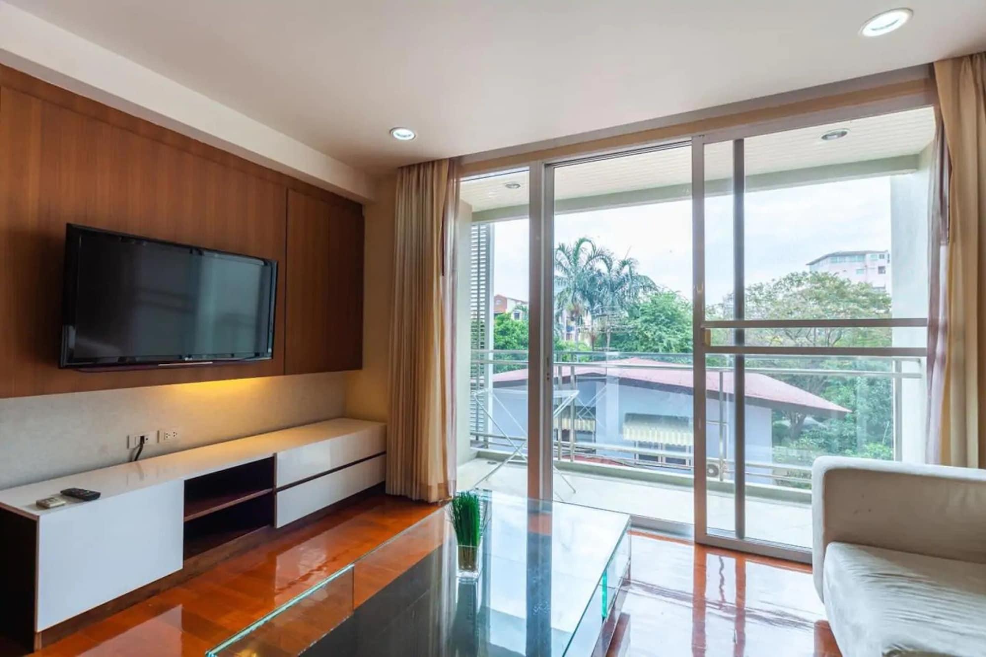 Double Trees Residence Bangkok Bagian luar foto