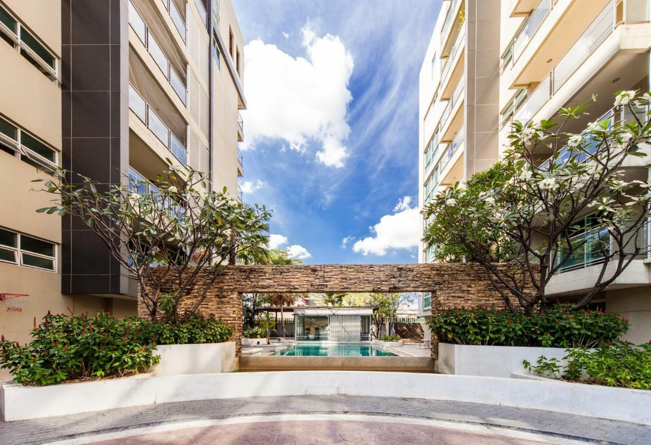 Double Trees Residence Bangkok Bagian luar foto