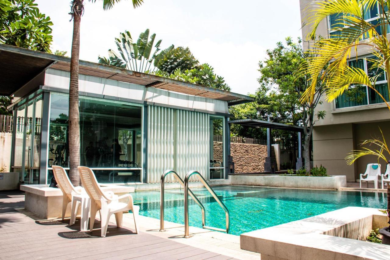 Double Trees Residence Bangkok Bagian luar foto